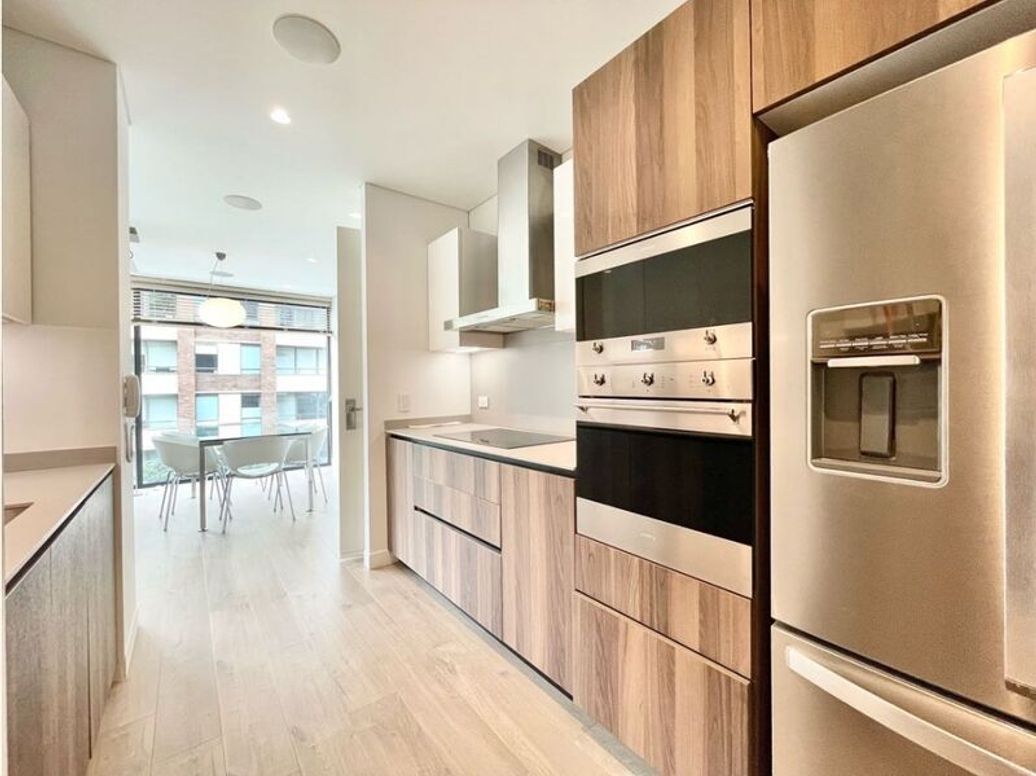 Apartamento de 2 alcobas en venta en Chicó Norte, Bogotá, 105 m² · foto 2 de 20