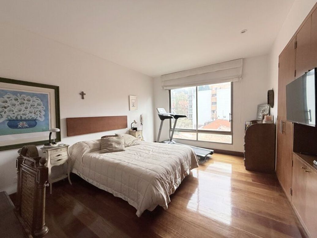 Apartamento de 3 alcobas en arriendo en Chico Norte Et. Ii, Bogotá, 270 m² · foto 18 de 20