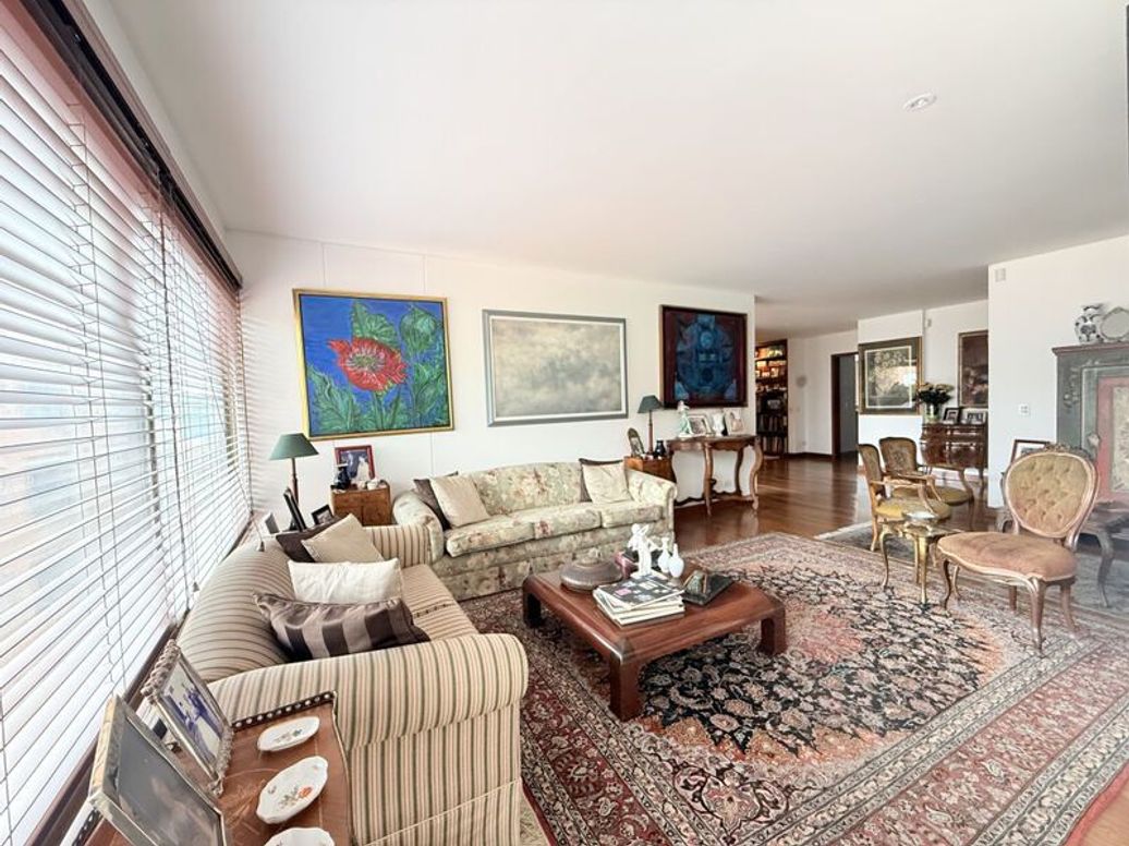 Apartamento de 3 alcobas en arriendo en Chico Norte Et. Ii, Bogotá, 270 m² · foto 4 de 20
