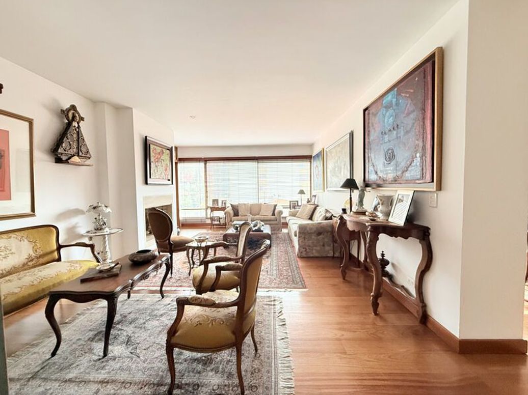 Apartamento de 3 alcobas en arriendo en Chico Norte Et. Ii, Bogotá, 270 m² · foto 5 de 20