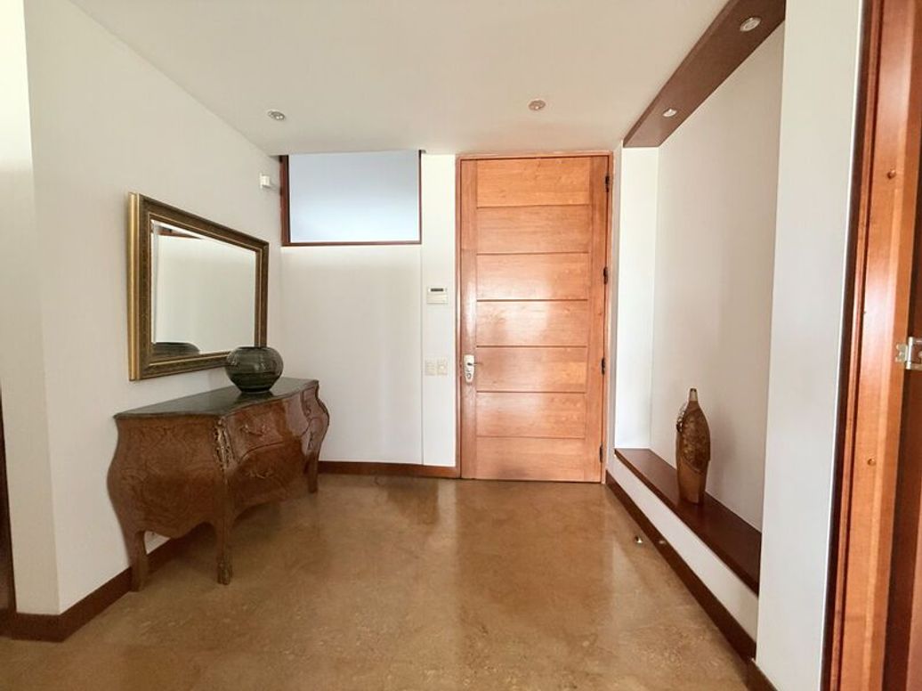 Apartamento de 3 alcobas en venta en A.S.D., Bogotá, 270 m² · foto 2 de 20