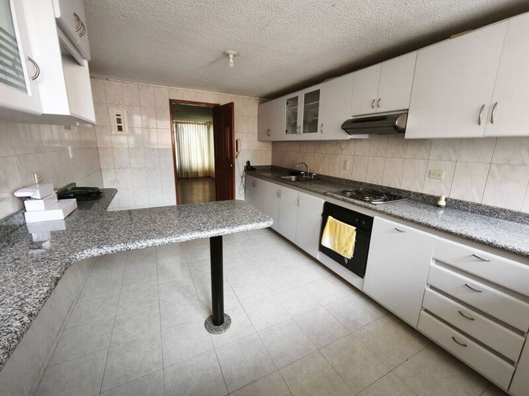 Casa de 5 alcobas en venta en Cedro Bolívar, Bogotá, 340 m² · foto 11 de 20