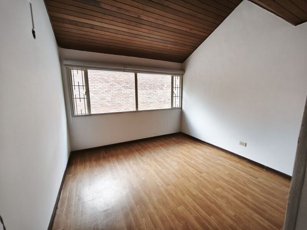 Casa de 5 alcobas en venta en Cedro Bolívar, Bogotá, 340 m² · foto 16 de 20