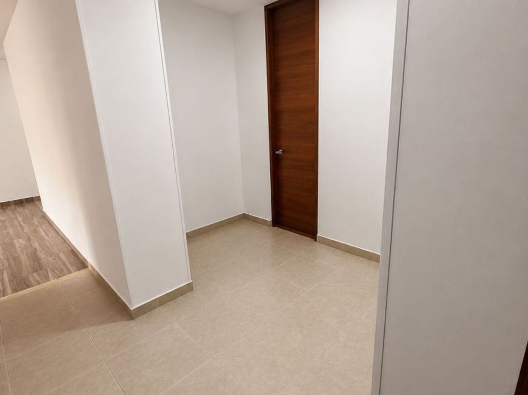 Apartamento de 3 alcobas en venta en Acacias Usaquen, Bogotá, 90 m² · foto 3 de 15