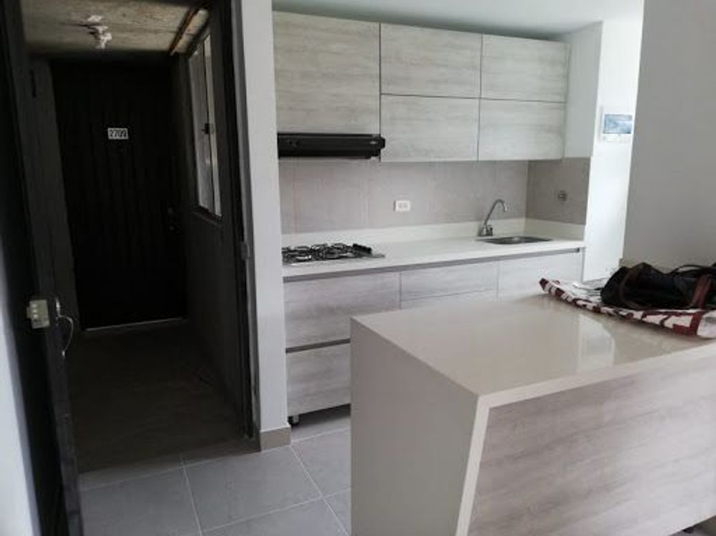 ARRIENDO de APARTAMENTO en MADERA, BELLO en Sector Belvedere