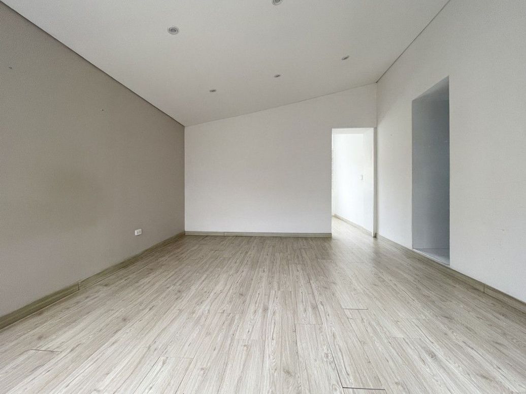 Apartamento de 2 alcobas en venta en Santa Barbara Central, Bogotá, 65 m² · foto 3 de 8