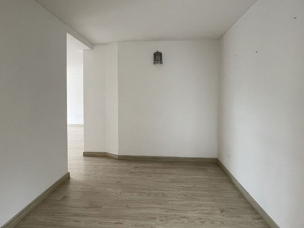 Apartamento de 2 alcobas en venta en Santa Barbara Central, Bogotá, 65 m² · foto 7 de 8