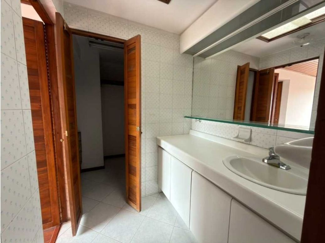 Apartamento de 3 alcobas en venta en Colina Campestre, Bogotá, 140 m² · foto 8 de 14