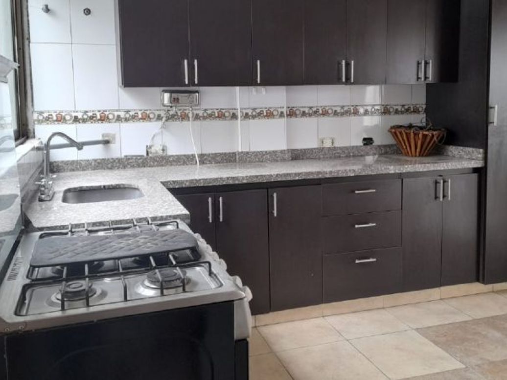 Apartamento de 3 alcobas en venta en Las Américas, Bogotá, 123 m² · foto 3 de 12