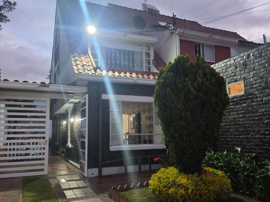 Casa de 5 alcobas en venta en Prado Veraniego Norte, Bogotá, 215 m² · foto 10 de 20