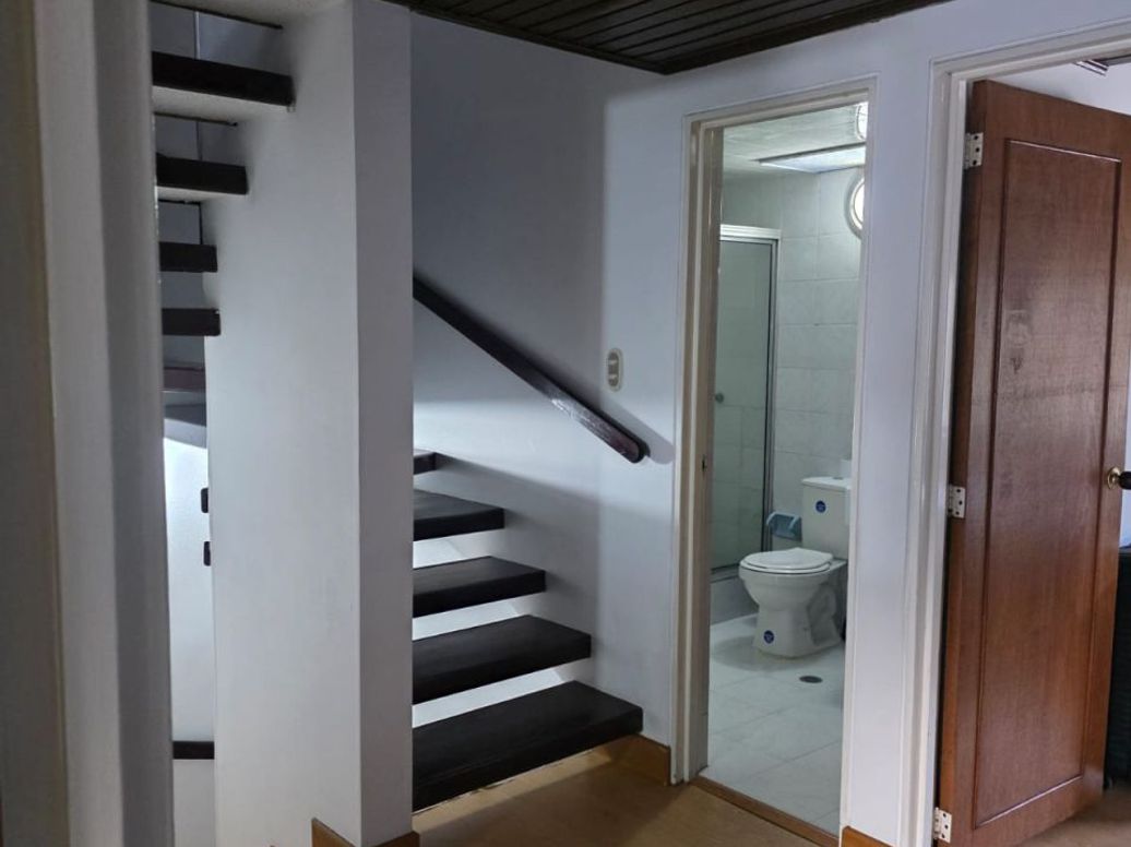 Casa de 5 alcobas en venta en Prado Veraniego Norte, Bogotá, 215 m² · foto 4 de 20