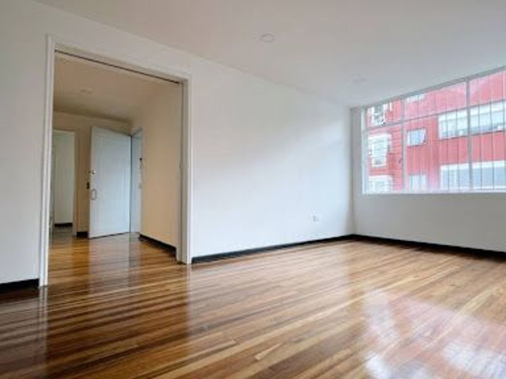 Apartamento de 3 alcobas en venta en La Macarena, Bogotá, 117 m² · foto 3 de 20