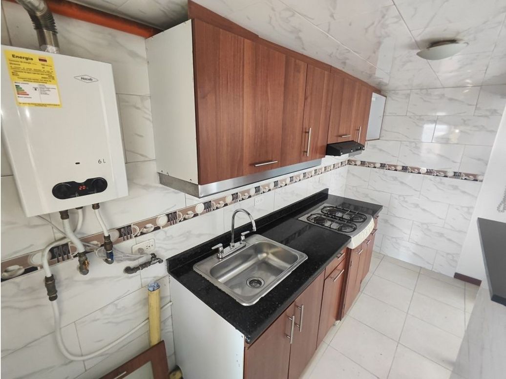 Apartamento de 3 alcobas en venta en San José Obrero Engativa, Bogotá, 41 m² · foto 2 de 17