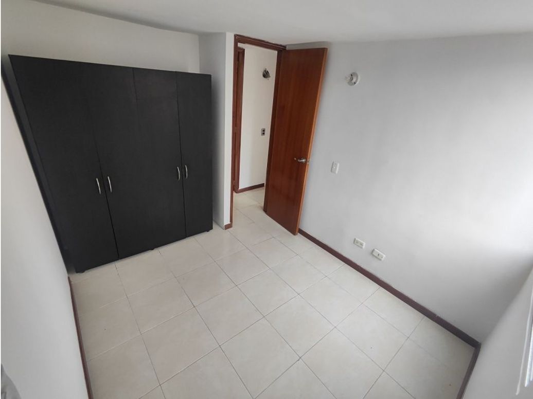 Apartamento de 3 alcobas en venta en San José Obrero Engativa, Bogotá, 41 m² · foto 4 de 17