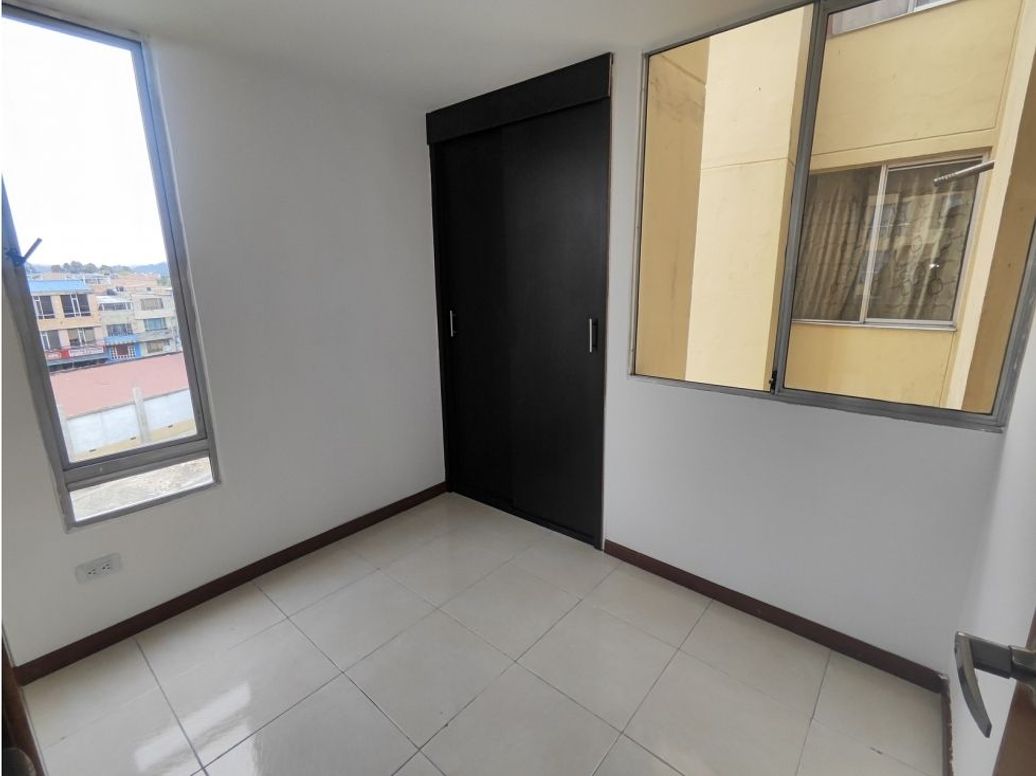 Apartamento de 3 alcobas en venta en San José Obrero Engativa, Bogotá, 41 m² · foto 5 de 17
