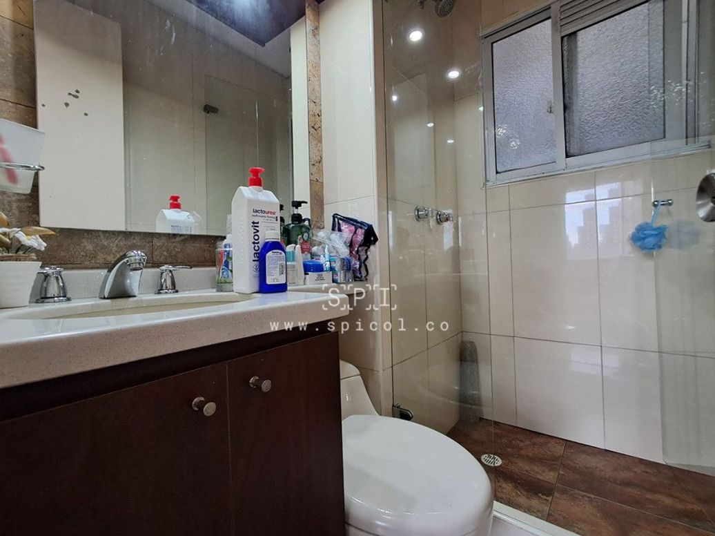 Apartamento de 3 alcobas en venta en El Plan, Bogotá, 56 m² · foto 4 de 13