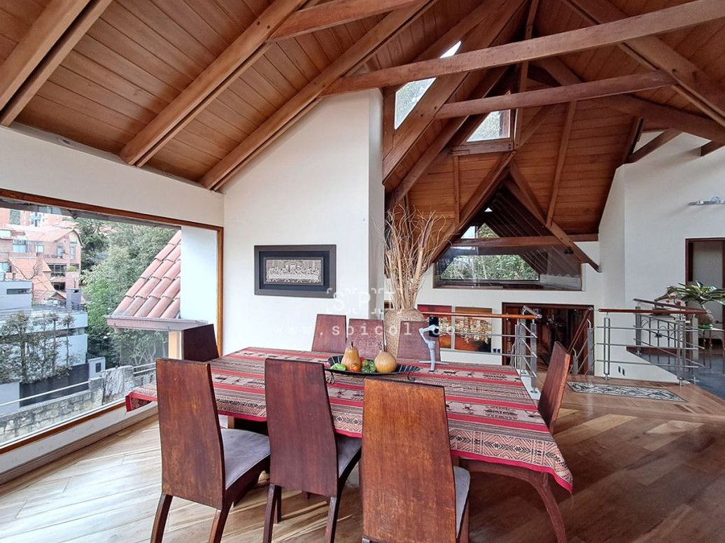 Casa de 4 alcobas en venta en Bosque De Pinos, Bogotá, 932 m² · foto 2 de 20