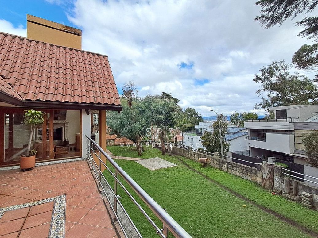 Casa de 4 alcobas en venta en Bosque De Pinos, Bogotá, 932 m² · foto 4 de 20