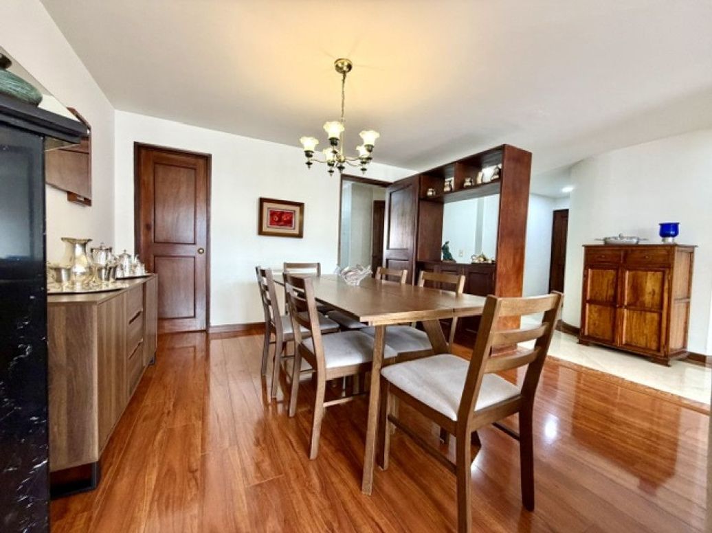 Apartamento en venta en Santa Barbara Central, Bogotá · foto 9 de 20