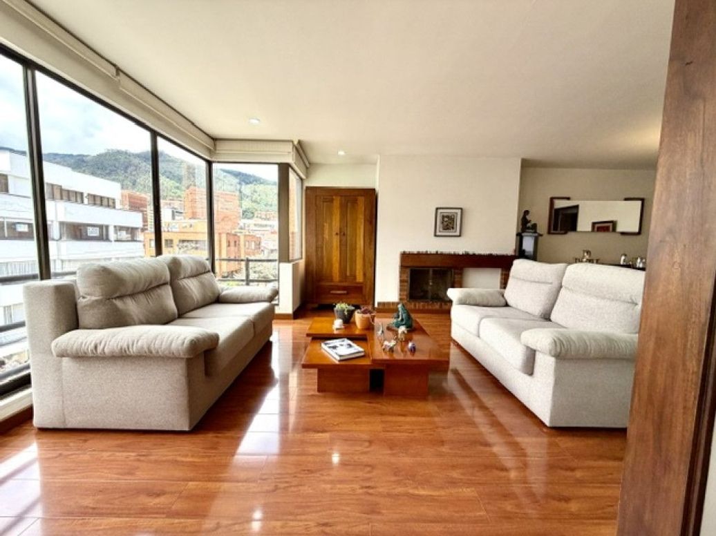 Apartamento en venta en Santa Barbara Central, Bogotá · foto 2 de 20
