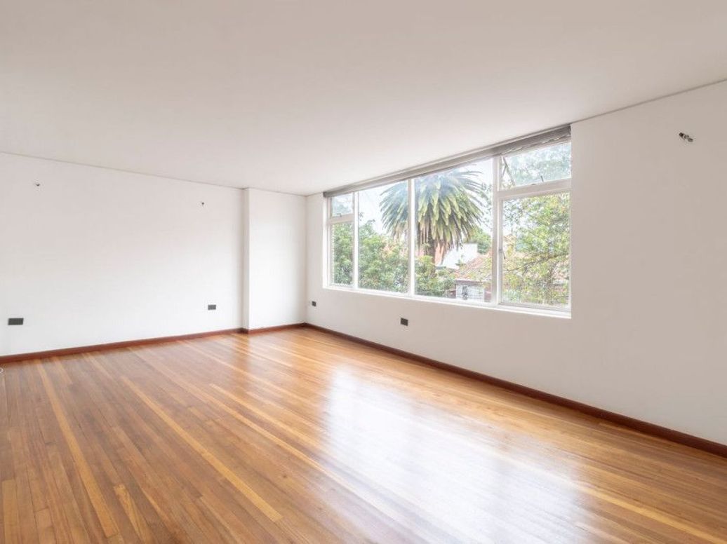 Apartamento de 1 alcoba en venta en Quinta Camacho, Bogotá, 88 m² · foto 11 de 15