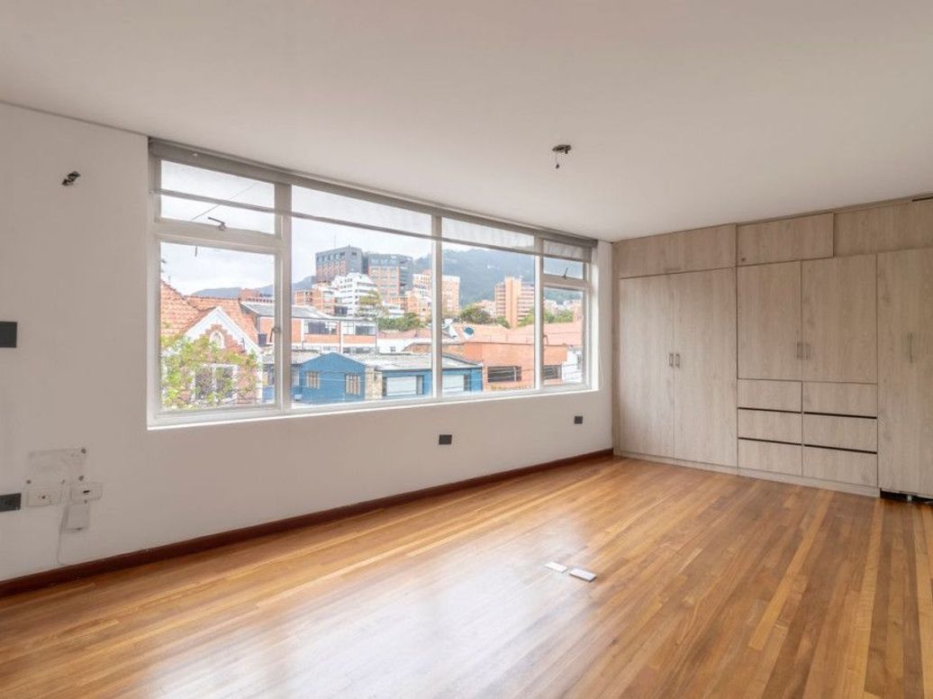 Apartamento de 1 alcoba en venta en Quinta Camacho, Bogotá, 88 m² · foto 10 de 15