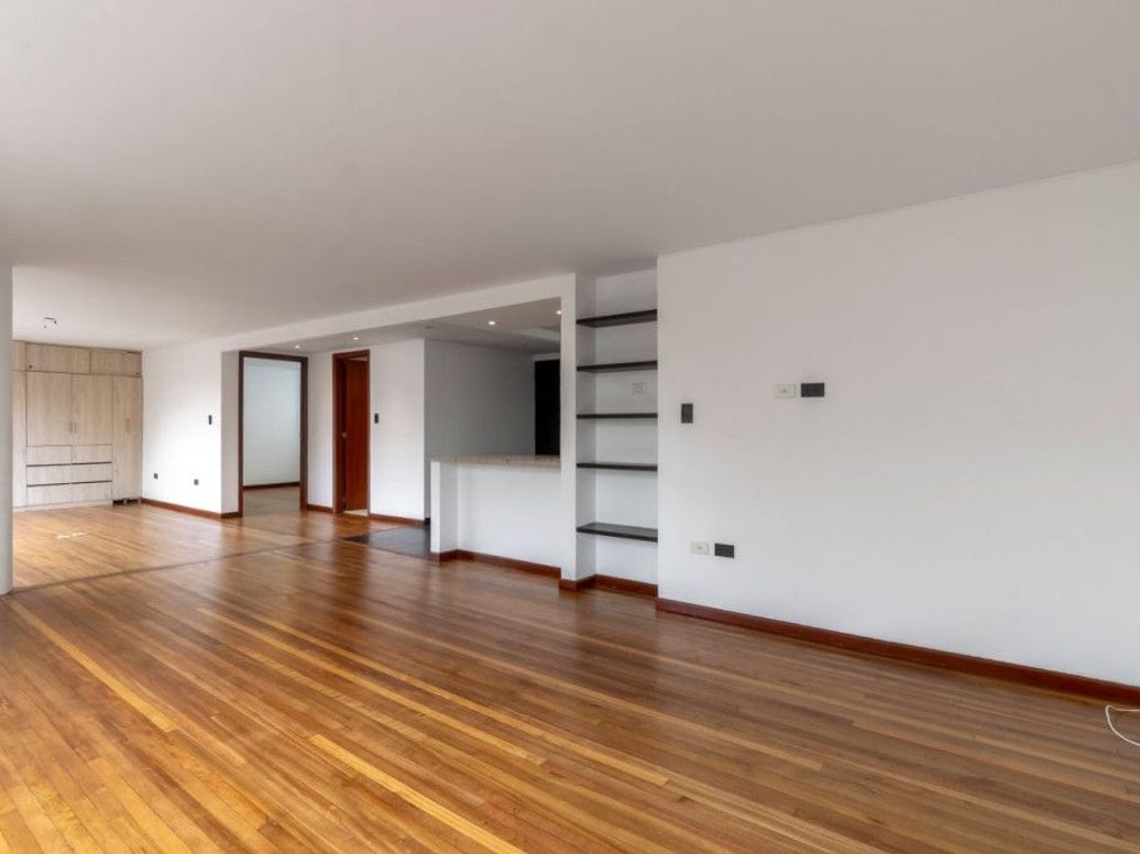 Apartamento de 1 alcoba en venta en Quinta Camacho, Bogotá, 88 m² · foto 2 de 15