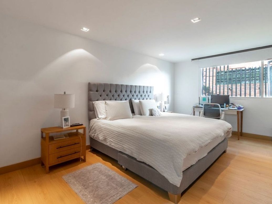 Apartamento de 3 alcobas en venta en El Refugio, Bogotá, 230 m² · foto 15 de 20