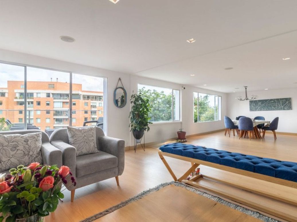 Apartamento de 3 alcobas en venta en El Refugio, Bogotá, 230 m² · foto 4 de 20