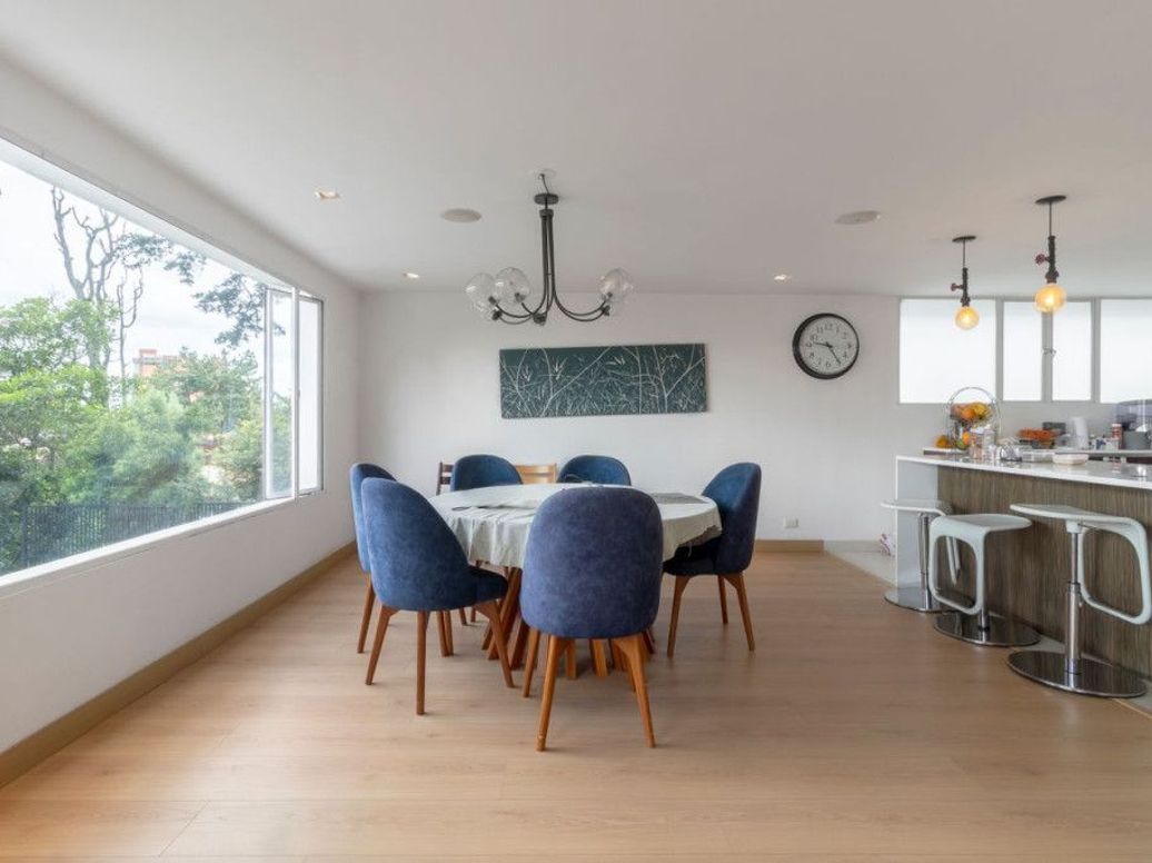 Apartamento de 3 alcobas en venta en El Refugio, Bogotá, 230 m² · foto 5 de 20