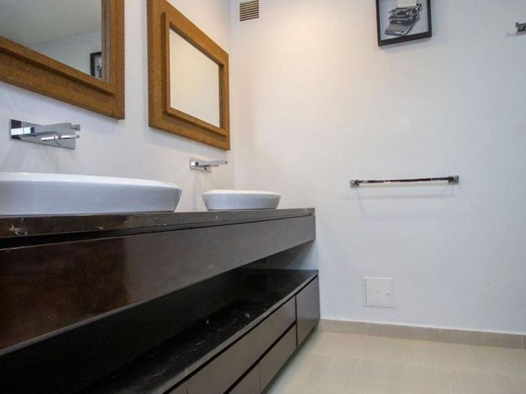 Apartamento de 3 alcobas en venta en El Refugio, Bogotá, 230 m² · foto 18 de 20