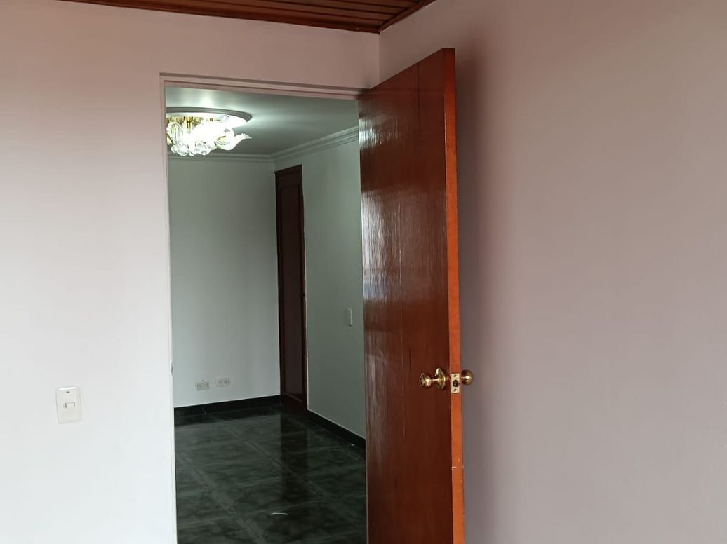 Apartamento de 3 alcobas en venta en Jorge Eliécer Gaitán, Bogotá, 83 m² · foto 2 de 20