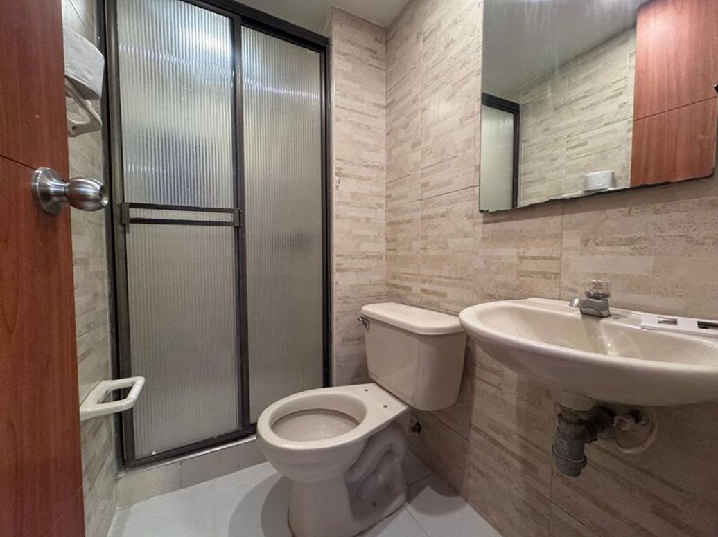 Apartamento de 2 alcobas en venta en Club De Los Lagartos, Bogotá, 41 m² · foto 2 de 13