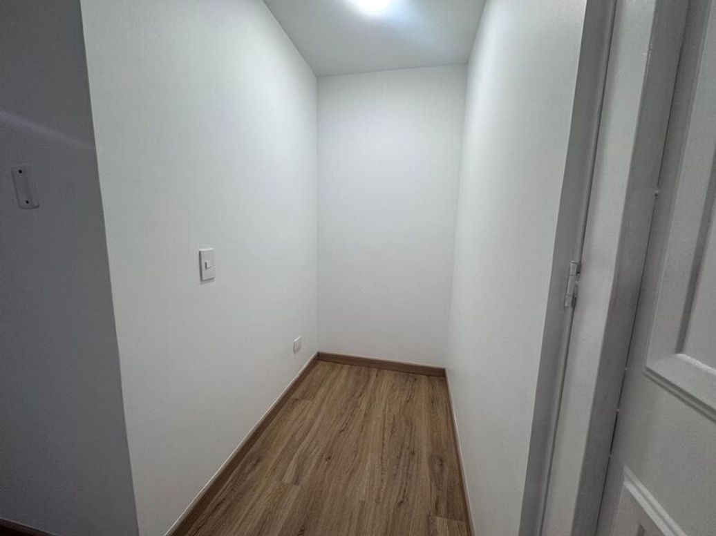 Apartamento de 2 alcobas en venta en Club De Los Lagartos, Bogotá, 41 m² · foto 4 de 13