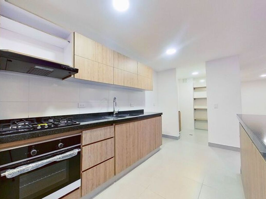Apartamento de 2 alcobas en arriendo en Santa Barbara Central, Bogotá, 80 m² · foto 5 de 19