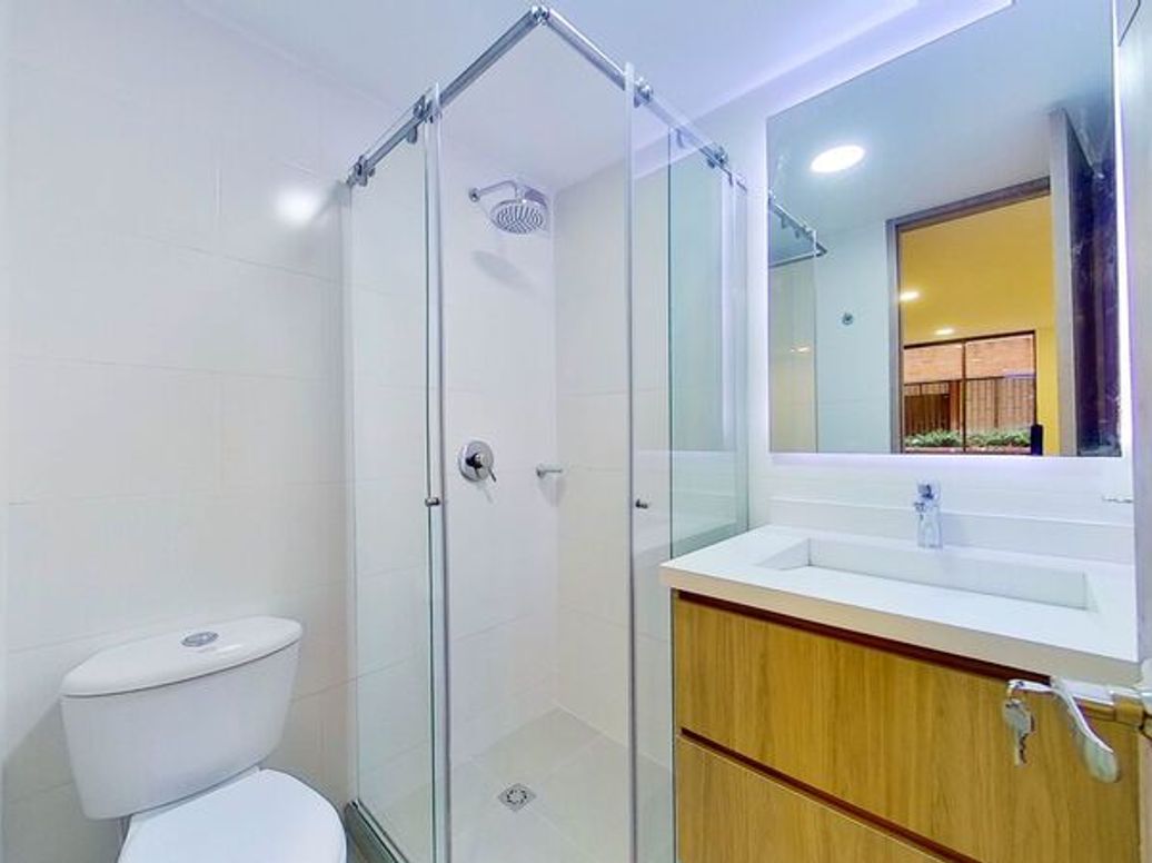 Apartamento de 2 alcobas en arriendo en Santa Barbara Central, Bogotá, 80 m² · foto 14 de 19