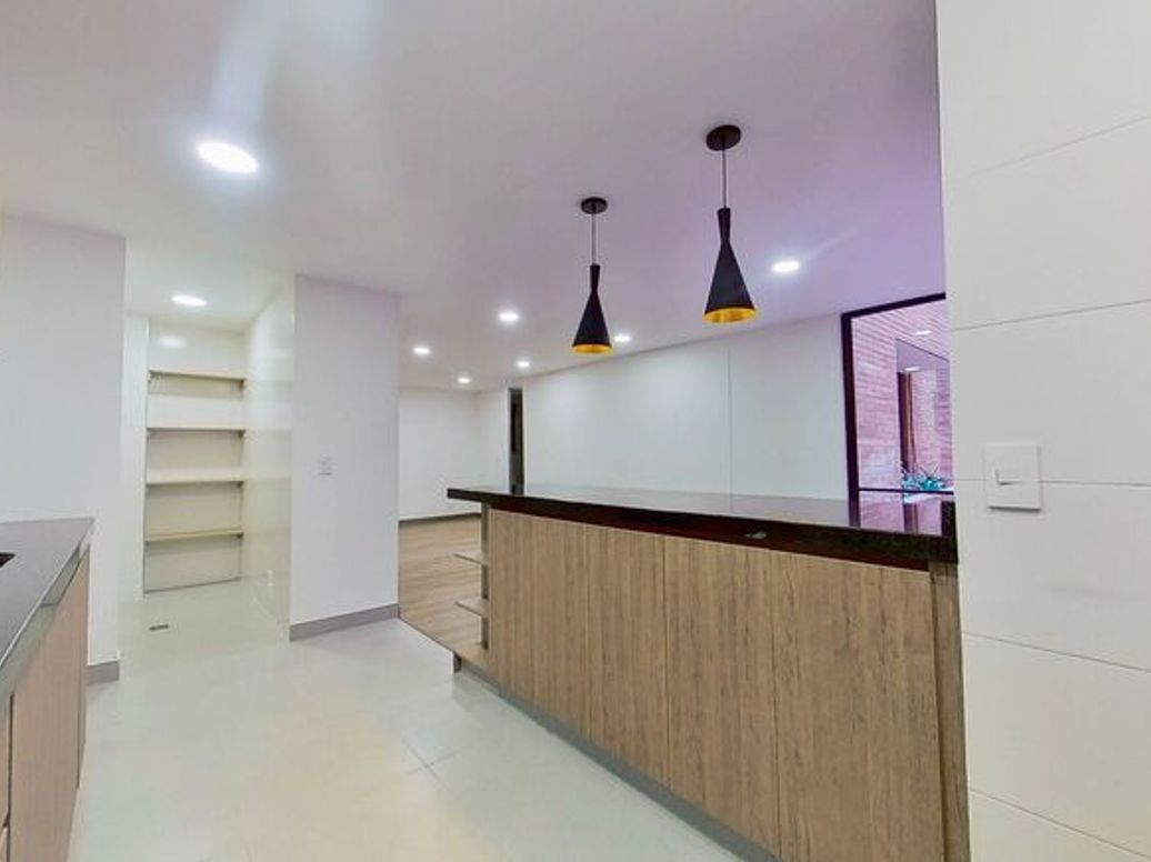Apartamento de 2 alcobas en arriendo en Santa Barbara Central, Bogotá, 80 m² · foto 7 de 19