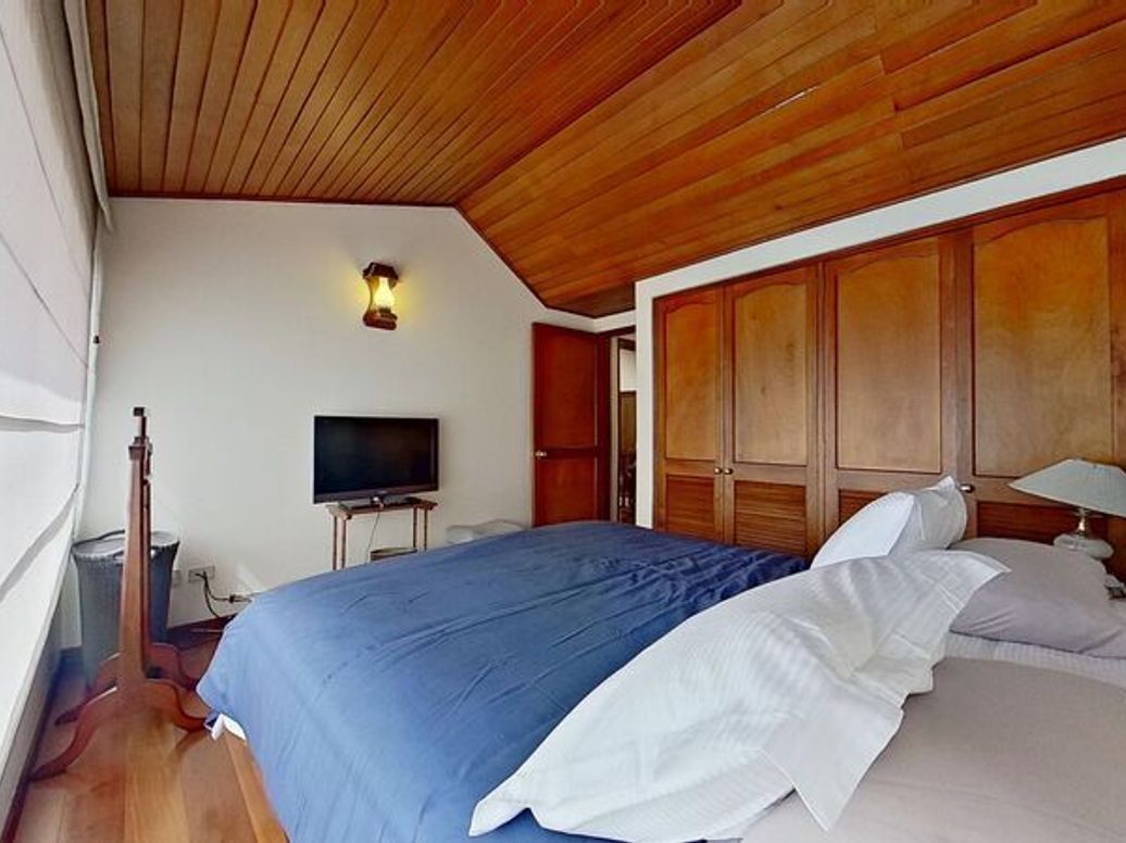 Casa de 4 alcobas en venta en Santa Barbara Central, Bogotá, 385 m² · foto 13 de 20