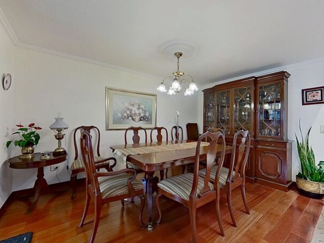Casa de 4 alcobas en venta en Santa Barbara Central, Bogotá, 385 m² · foto 4 de 20