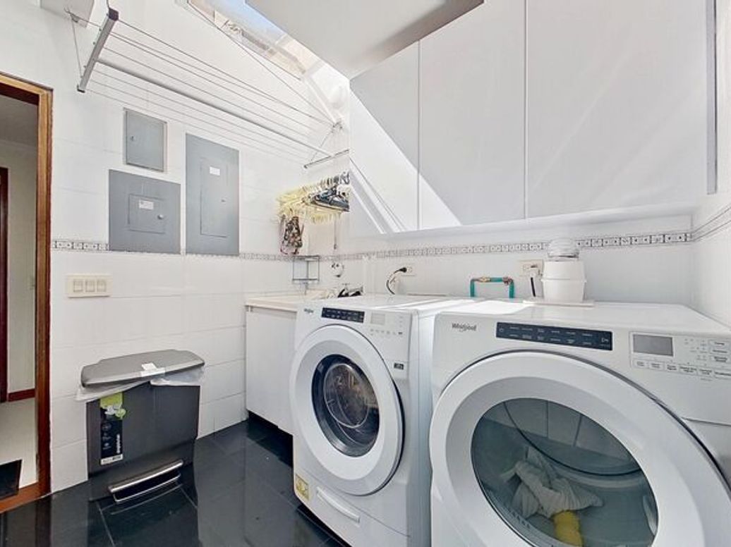Casa de 4 alcobas en venta en Santa Barbara Central, Bogotá, 385 m² · foto 9 de 20