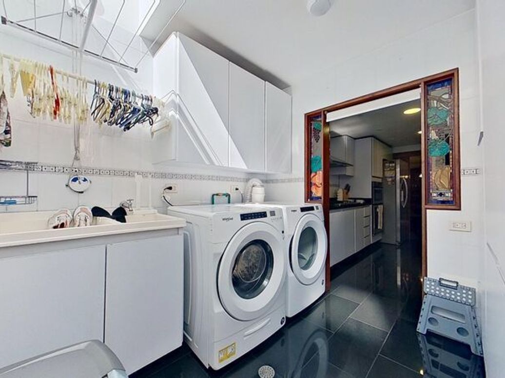 Casa de 4 alcobas en venta en Santa Barbara Central, Bogotá, 385 m² · foto 8 de 20