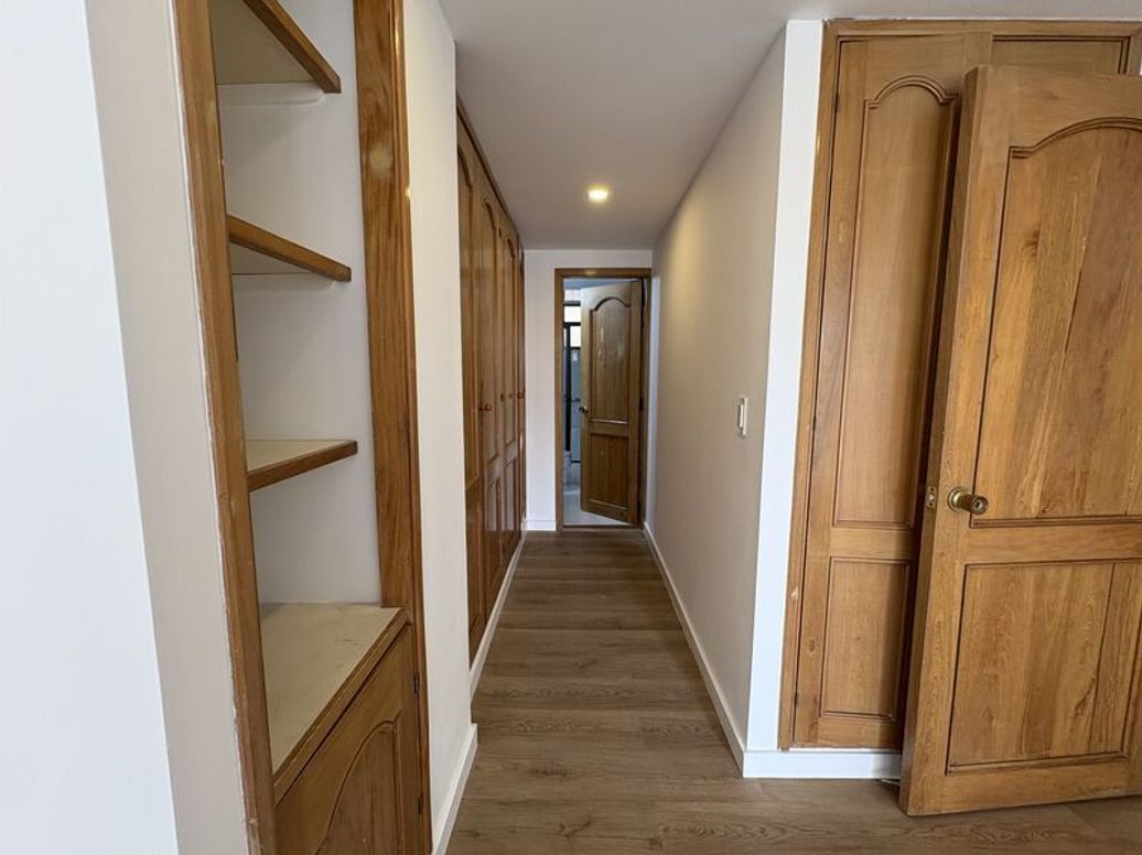 Apartamento de 3 alcobas en venta en Santa Barbara Central, Bogotá, 110 m² · foto 8 de 20