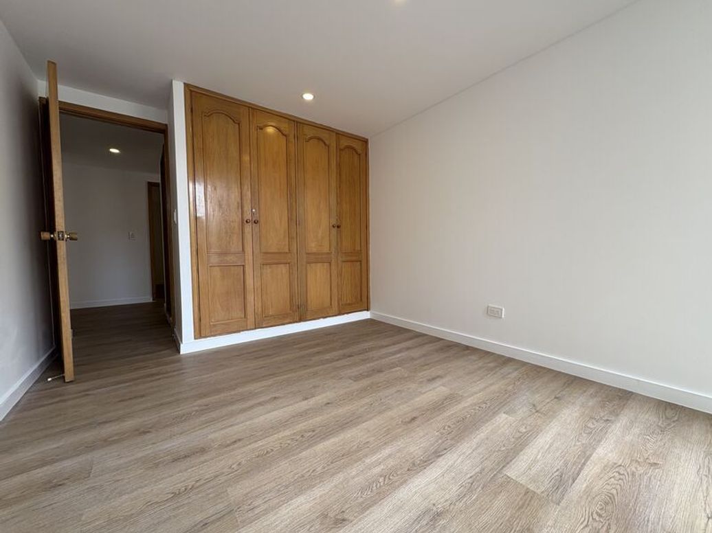 Apartamento de 3 alcobas en venta en Santa Barbara Central, Bogotá, 110 m² · foto 16 de 20
