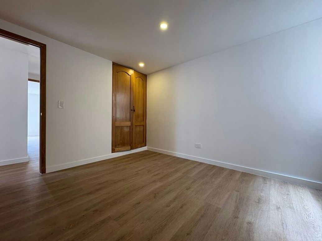 Apartamento de 3 alcobas en venta en Santa Barbara Central, Bogotá, 110 m² · foto 13 de 20