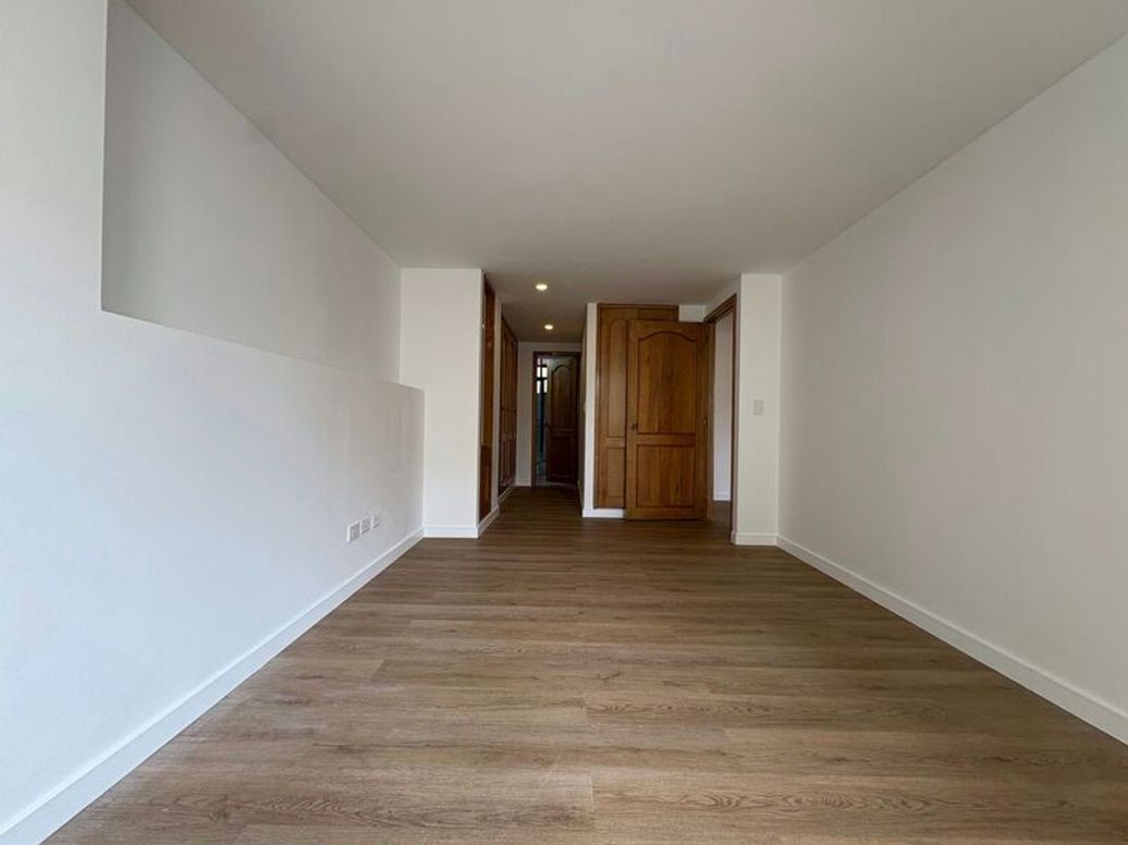 Apartamento de 3 alcobas en venta en Santa Barbara Central, Bogotá, 110 m² · foto 7 de 20