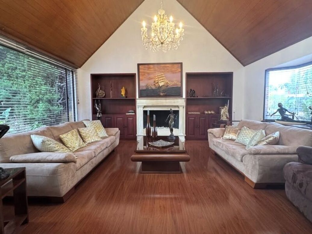 Casa de 3 alcobas en venta en Villa Del Prado, Bogotá, 460 m² · foto 8 de 9