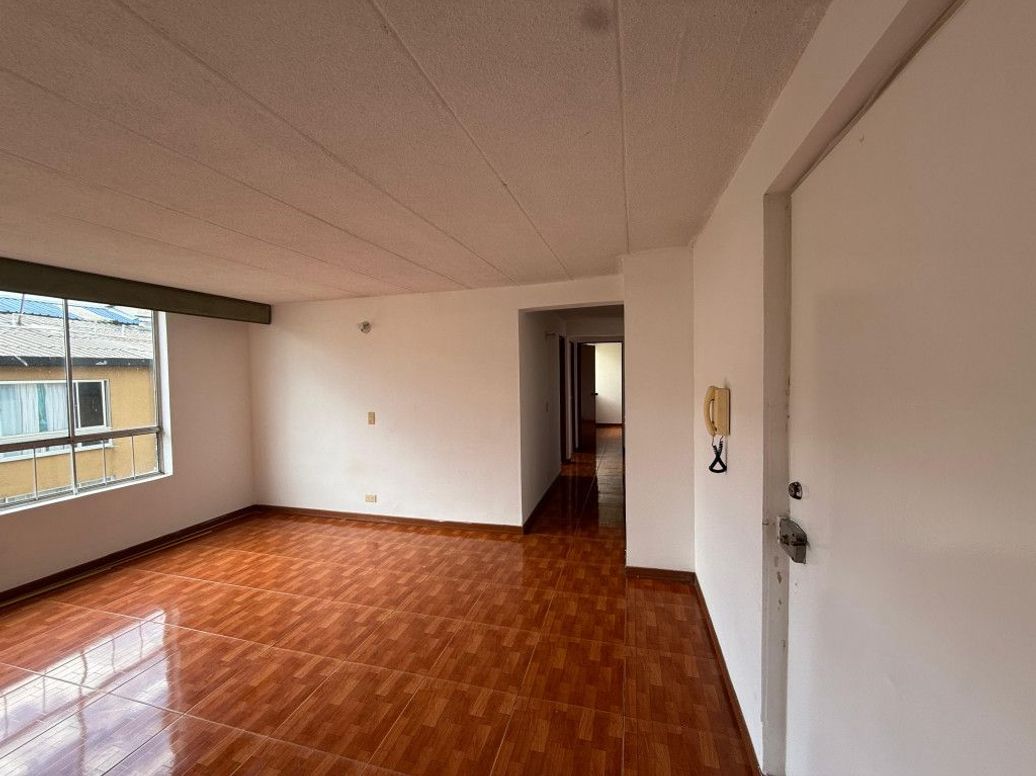 Apartamento de 3 alcobas en venta en Ub. Bosques, Bogotá, 82 m² · foto 3 de 15