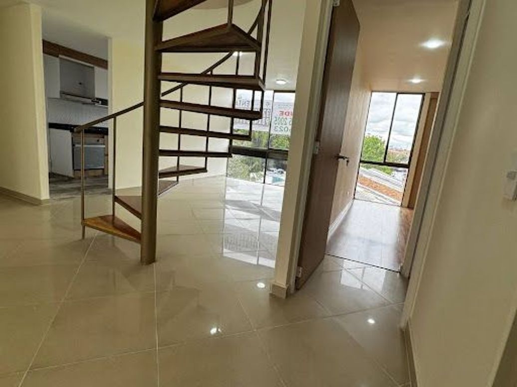 Apartamento de 3 alcobas en venta en Santa María Del Lago, Bogotá, 93 m² · foto 5 de 20