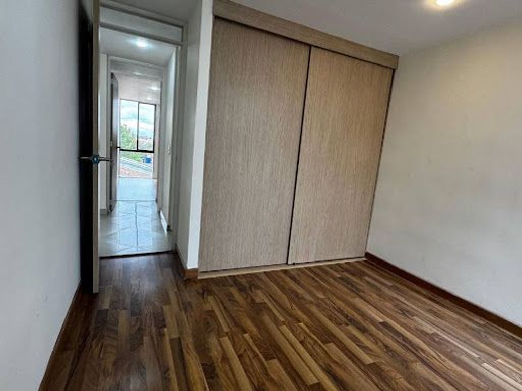 Apartamento de 3 alcobas en venta en Santa María Del Lago, Bogotá, 93 m² · foto 12 de 20