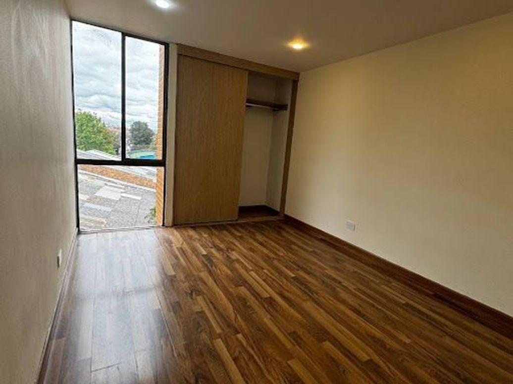 Apartamento de 3 alcobas en venta en Santa María Del Lago, Bogotá, 93 m² · foto 10 de 20